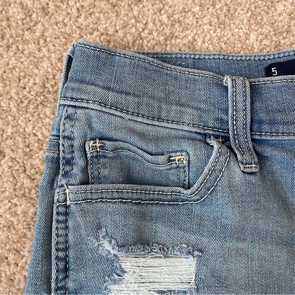 Hollister High Rise Short 3" Soft Stretch Distressed Jean Shorts Size 27 - Picture 4 of 9
